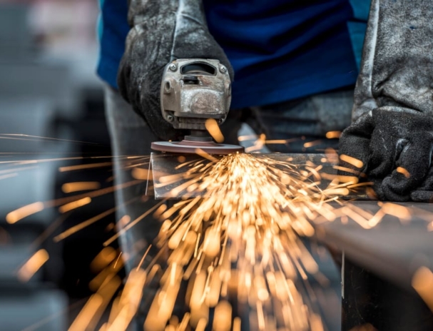 chispas-trabajo-acero-fabrica (1)
