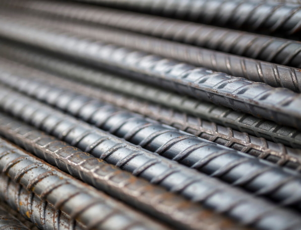 pila-textura-barra-acero-emplazamiento-obra-fondo (1)